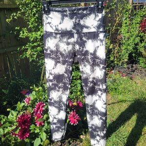 Womens athletic leggings 